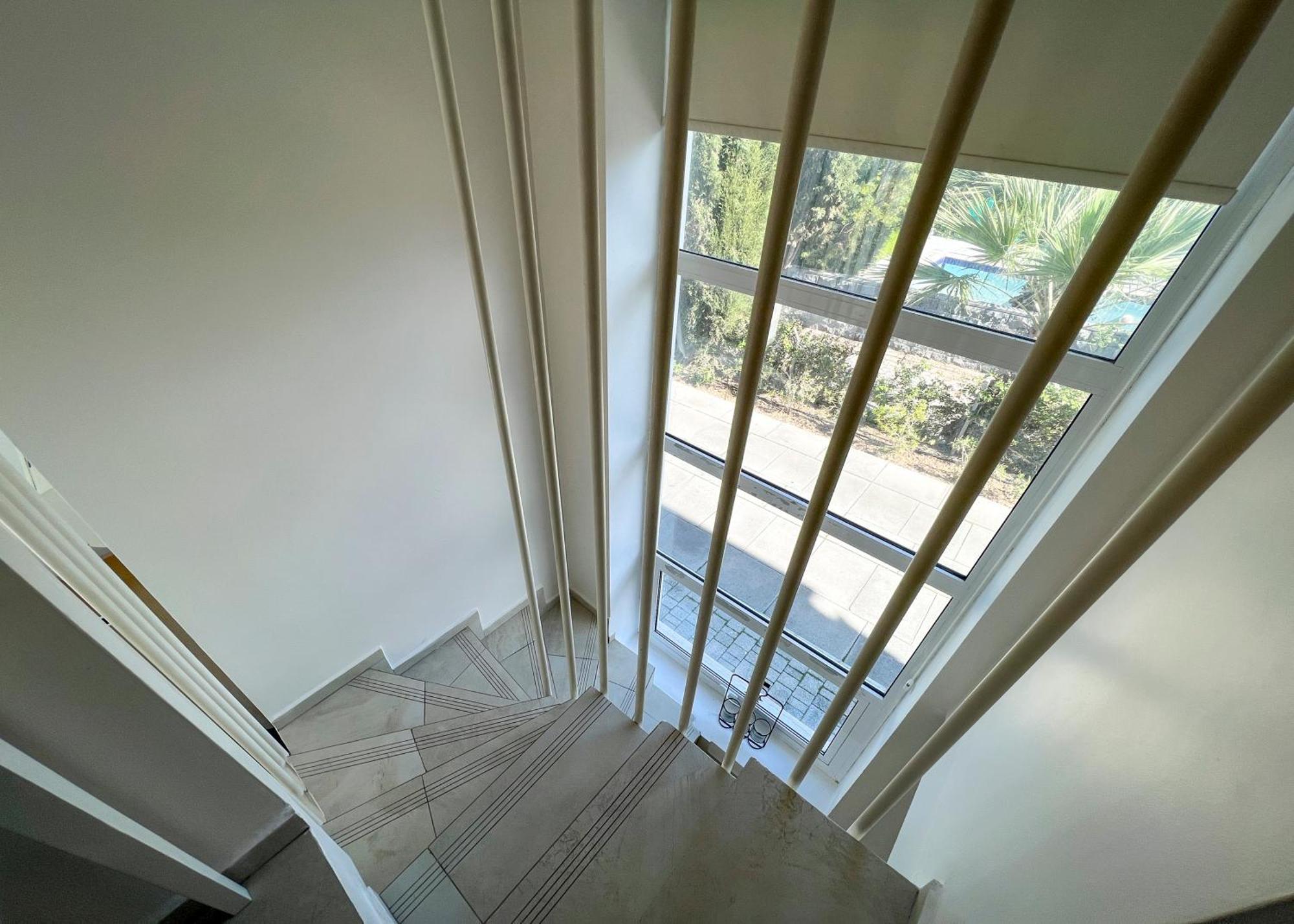 Garden Loft Apt With Pool In Alsancak Kyrenia Кирения Екстериор снимка