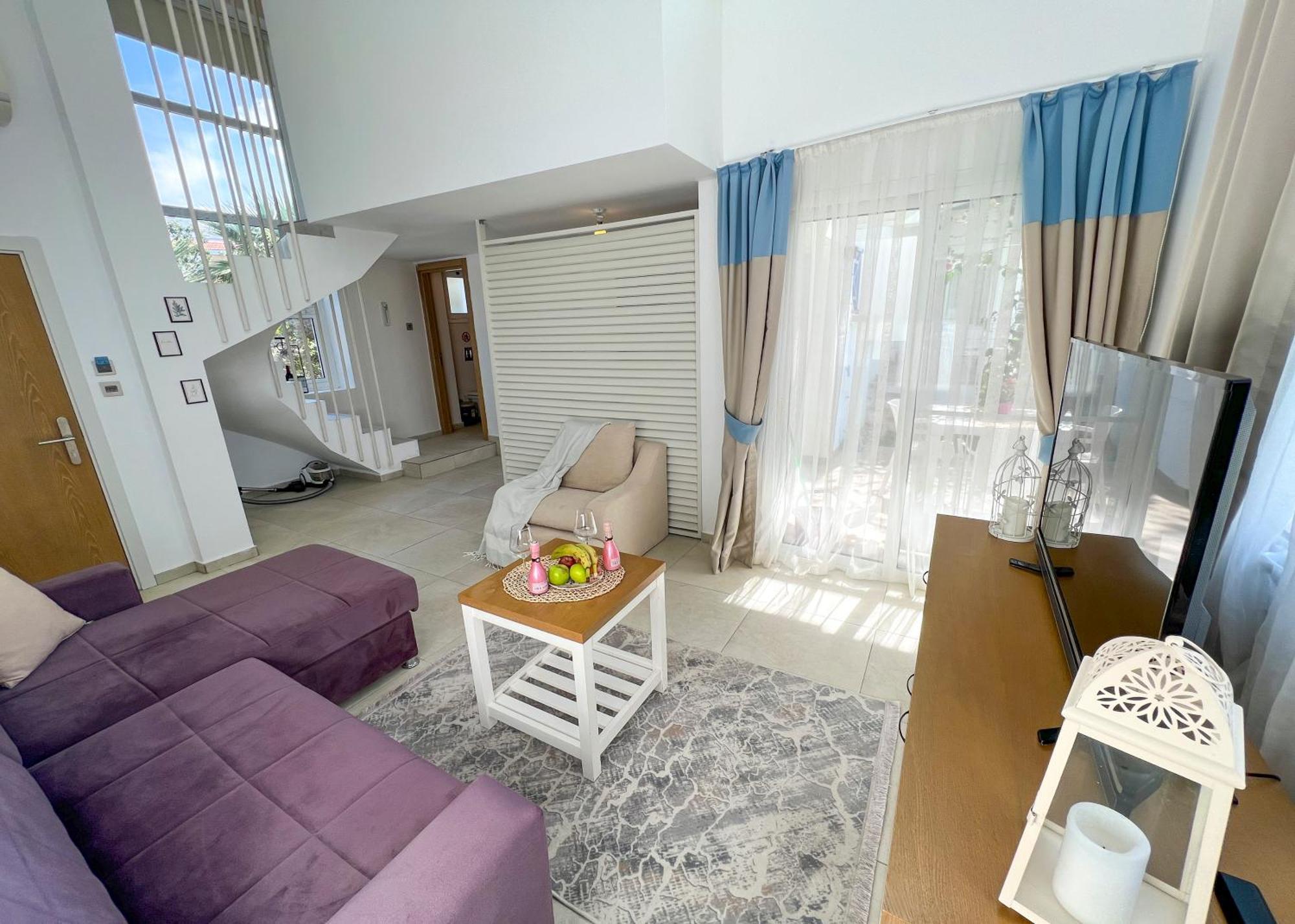 Garden Loft Apt With Pool In Alsancak Kyrenia Кирения Екстериор снимка